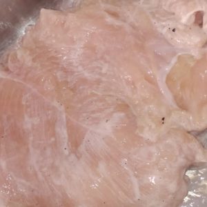 FILETE DE PIERNA MUSLO A LA GRIEGO